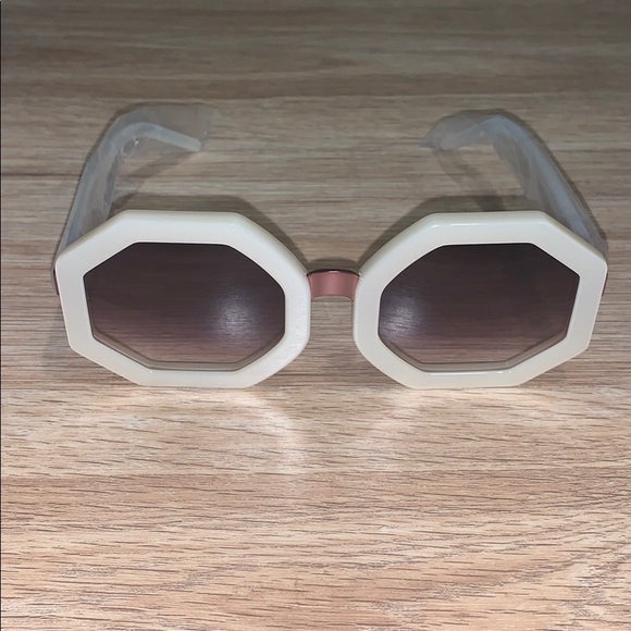 Sunglasses - Picture 4 of 8